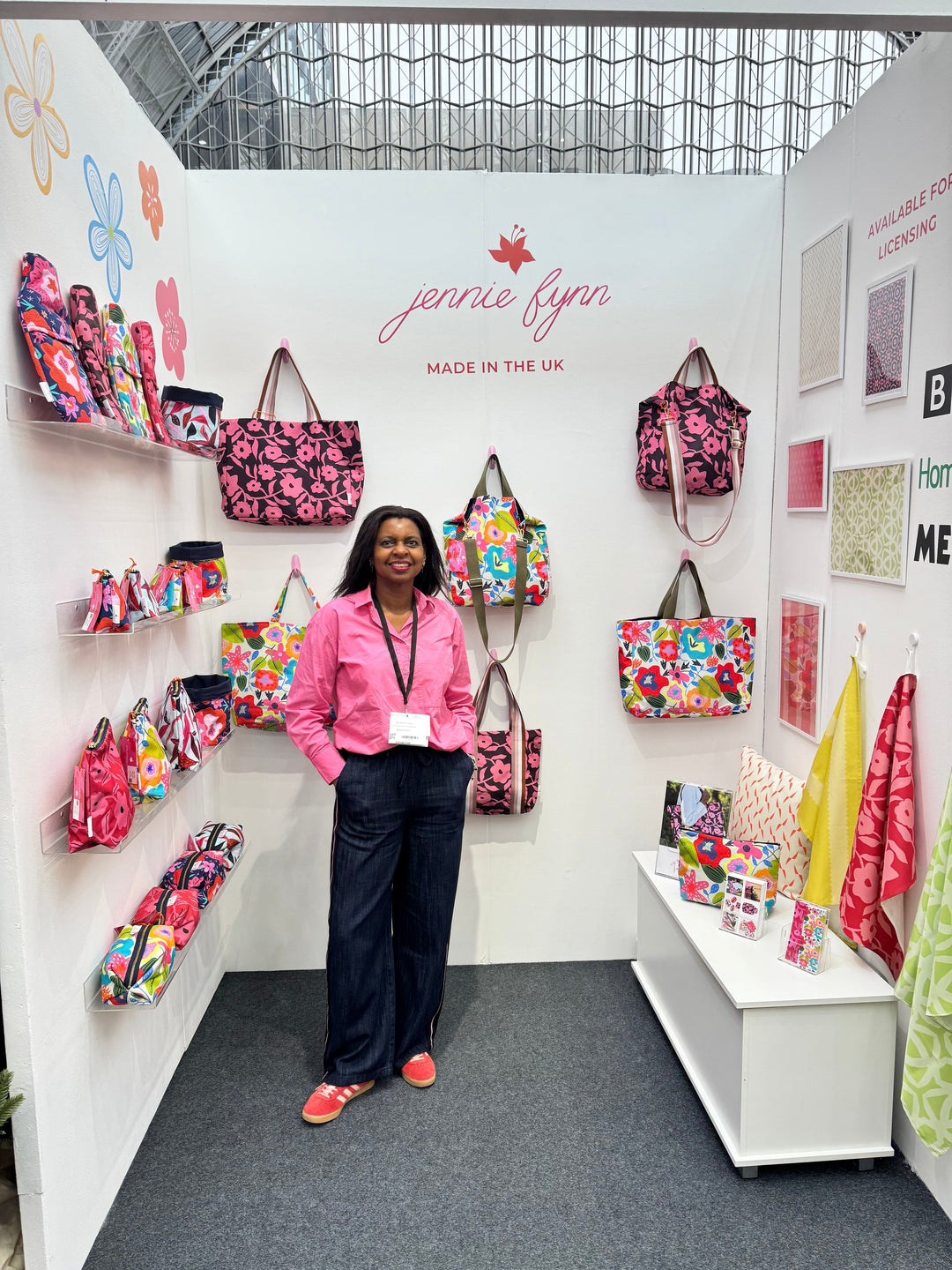 UK designer Jennie Fynn and her colourful bold tote bags and makeup bags exhibiting at Top Drawer London