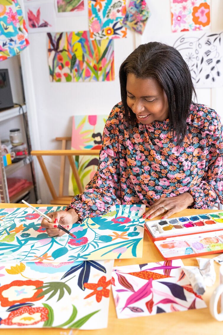 UK-print-and-product-designer-Jennie-Fynn-designing-surface-patterns-in-her-studio